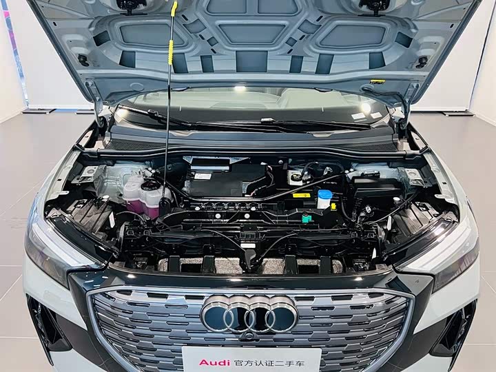 Фото 9 - Audi Q4 e-tron