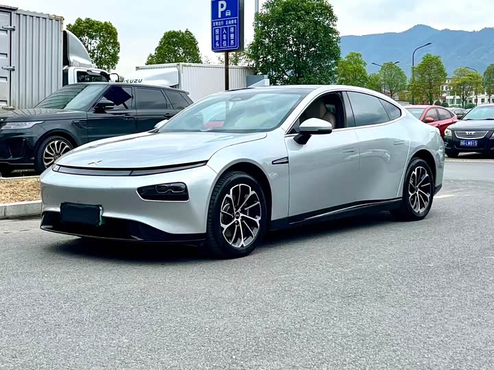 Фото 2 - XPeng P7