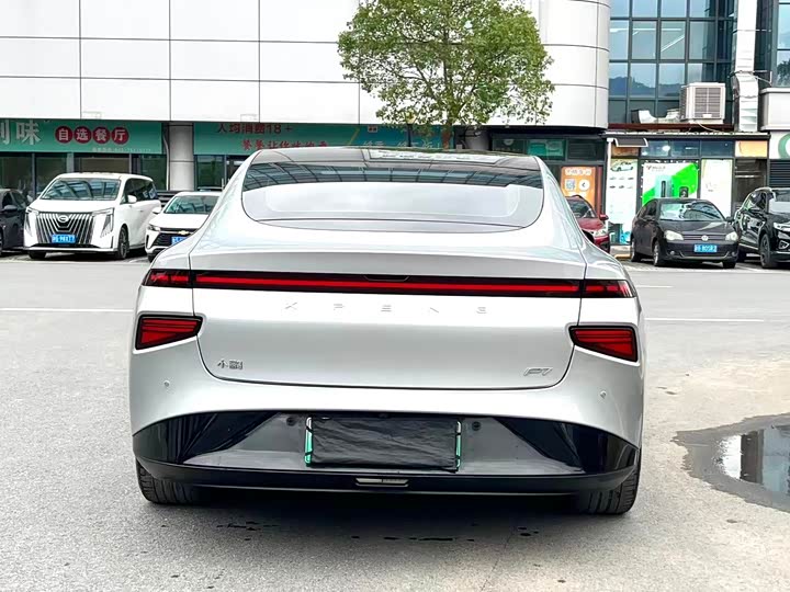 Фото 4 - XPeng P7