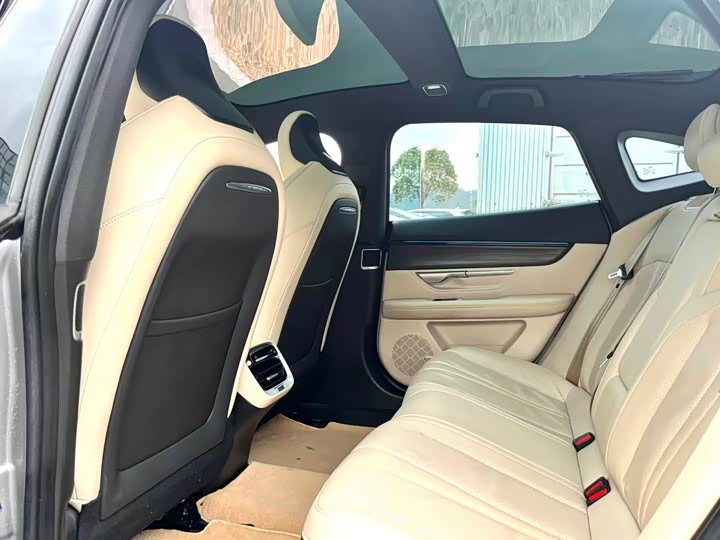 Фото 8 - XPeng P7