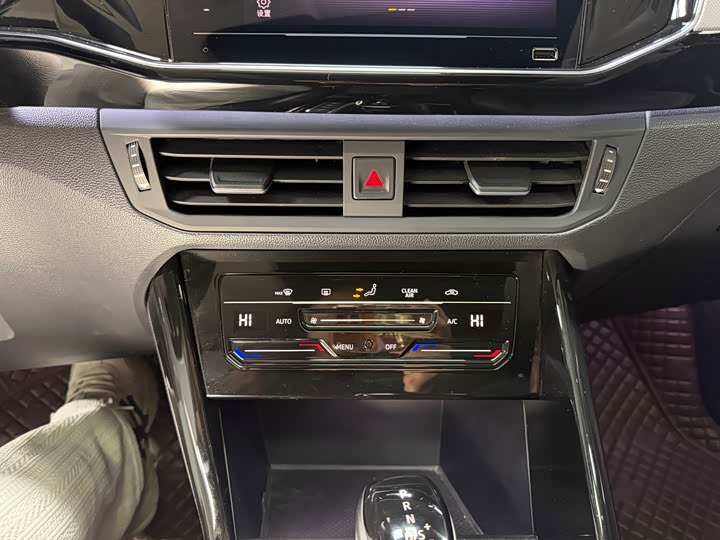 Фото 14 - Volkswagen Tayron