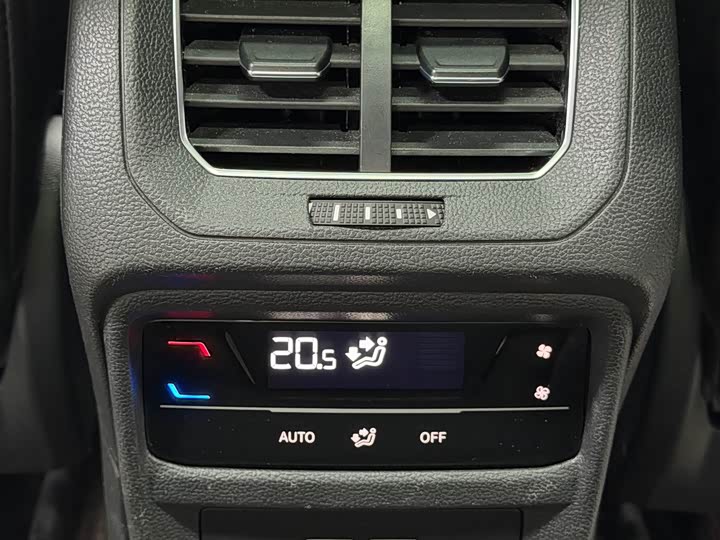 Фото 20 - Volkswagen Tayron