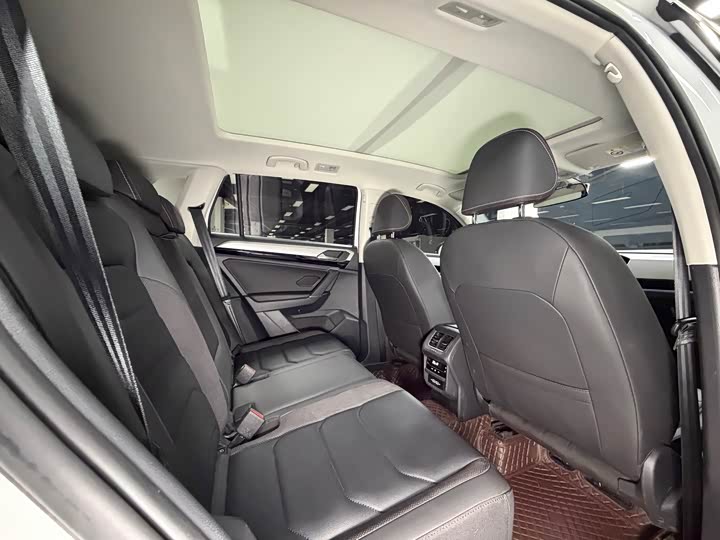 Фото 22 - Volkswagen Tayron