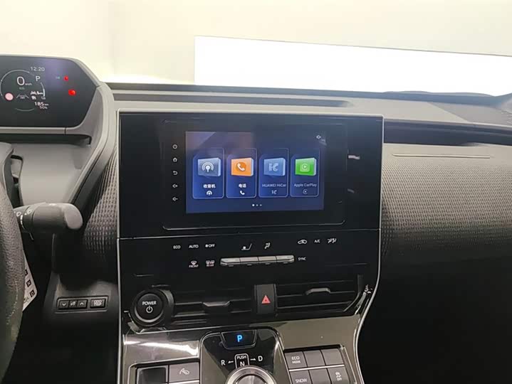 Фото 13 - Toyota bZ4X