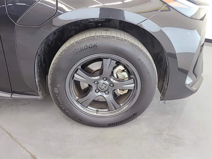 Фото 6 - Toyota bZ4X