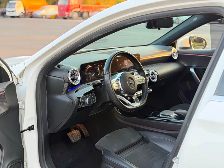 Фото 4 - Mercedes-Benz A-Class