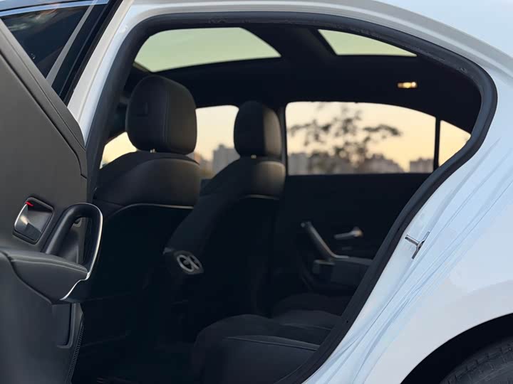 Фото 7 - Mercedes-Benz A-Class