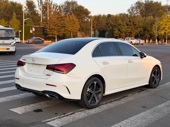 Фото 9 - Mercedes-Benz A-Class