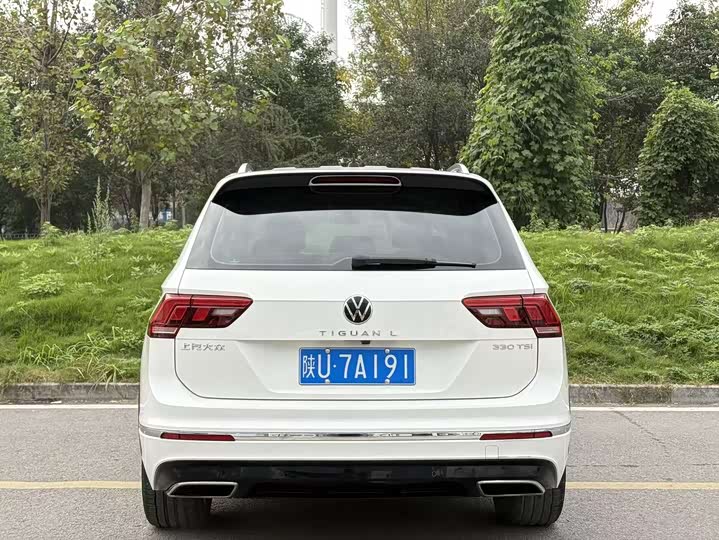 Фото 11 - Volkswagen Tiguan L Pro
