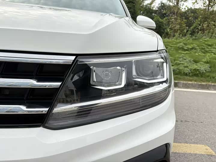 Фото 4 - Volkswagen Tiguan L Pro