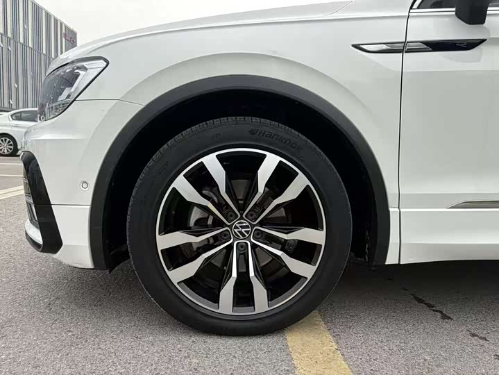 Фото 5 - Volkswagen Tiguan L Pro