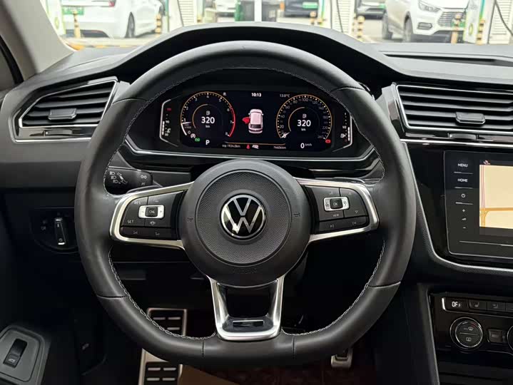 Фото 6 - Volkswagen Tiguan L Pro