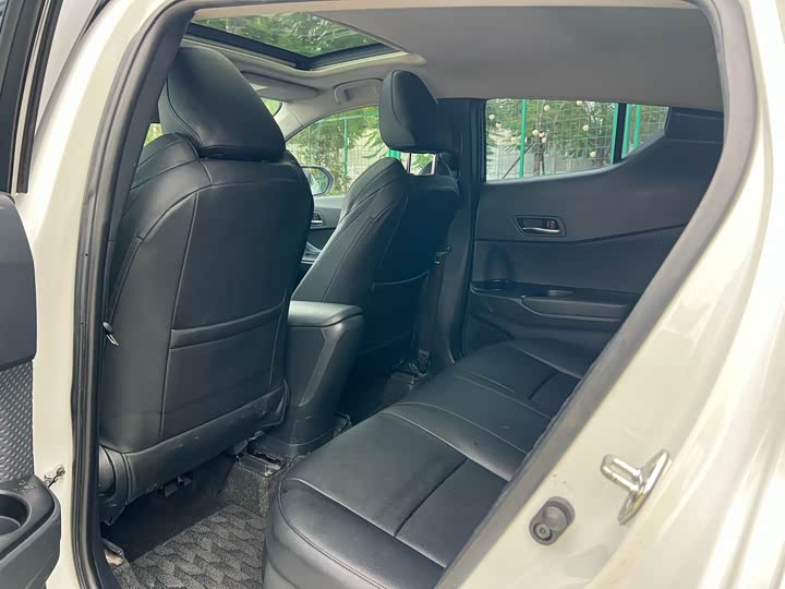 Фото 6 - Toyota Izoa