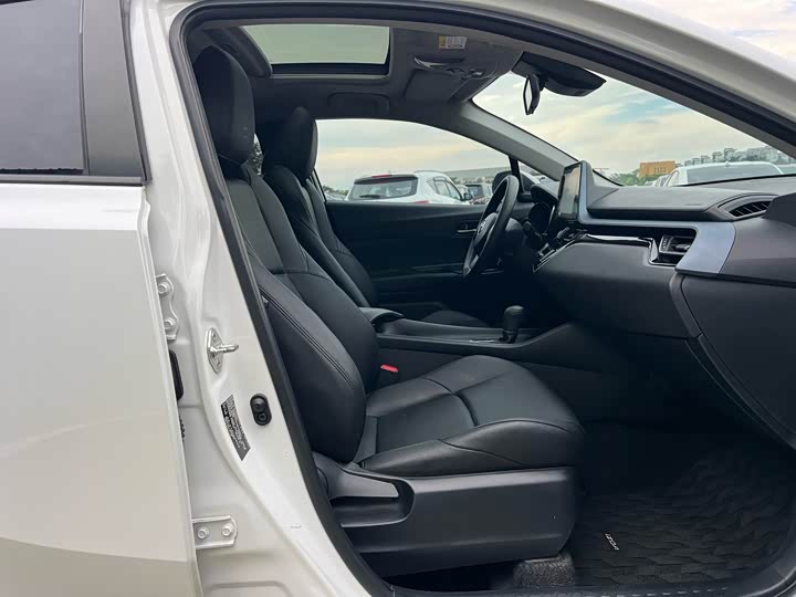 Фото 8 - Toyota Izoa