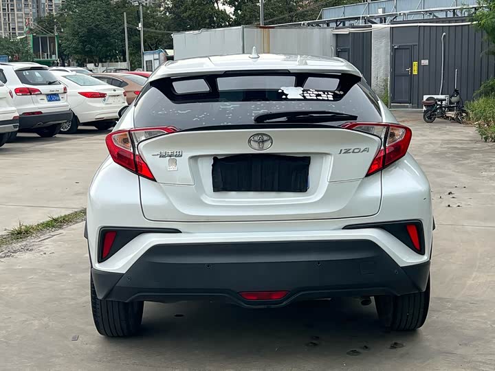 Фото 9 - Toyota Izoa