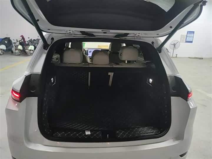 Фото 9 - LiXiang L7