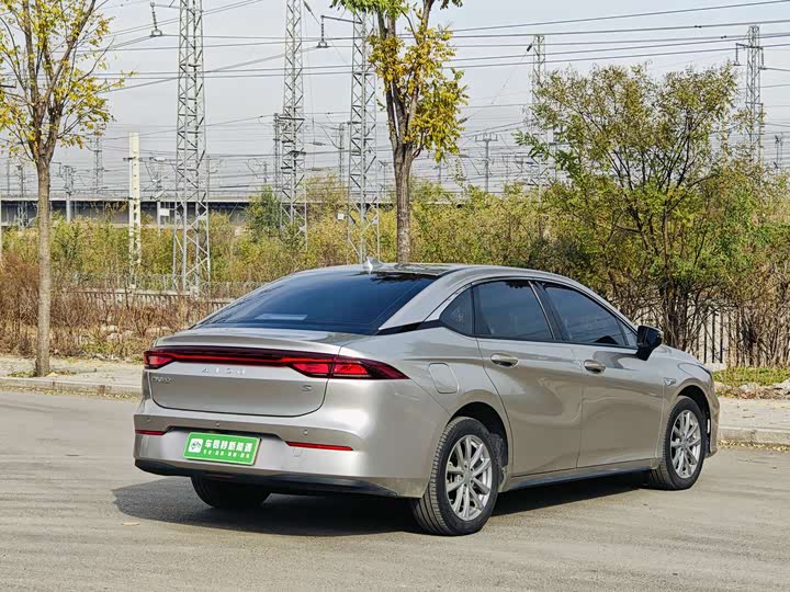 Фото 4 - GAC Aion S