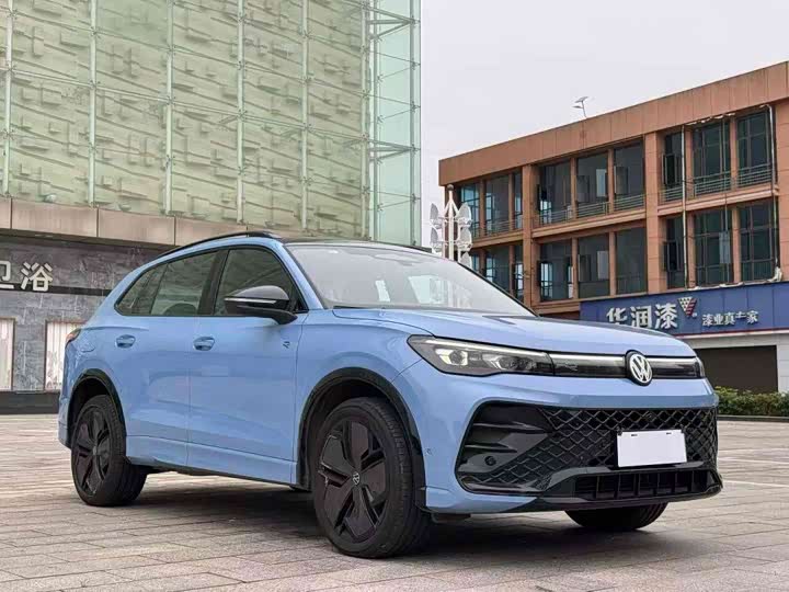 Фото 5 - Volkswagen Tiguan L Pro