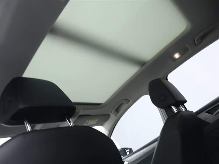 Фото 14 - Volkswagen Sagitar L