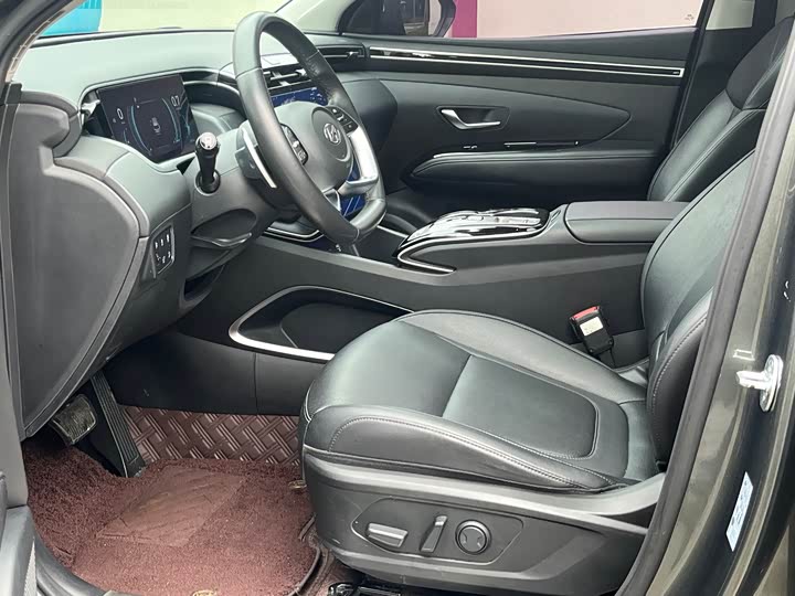 Фото 24 - Hyundai Tucson L