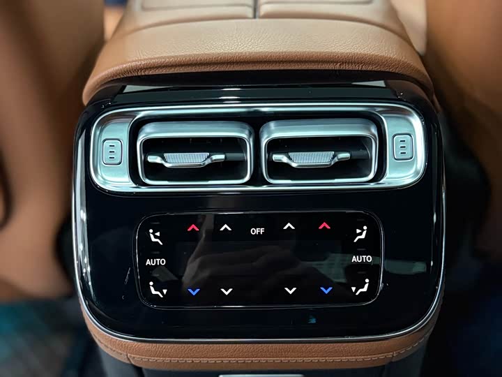 Фото 15 - Mercedes-Benz S-Class