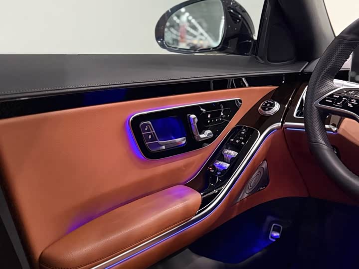 Фото 23 - Mercedes-Benz S-Class