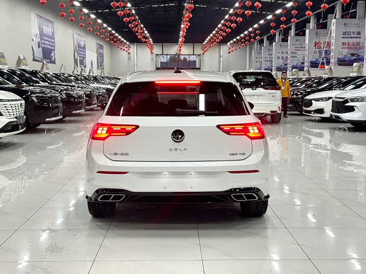 Фото 5 - Volkswagen Golf