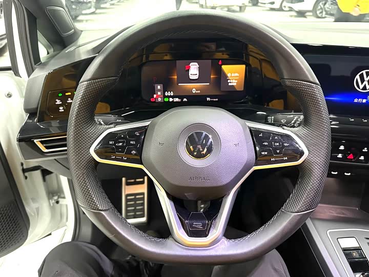 Фото 7 - Volkswagen Golf