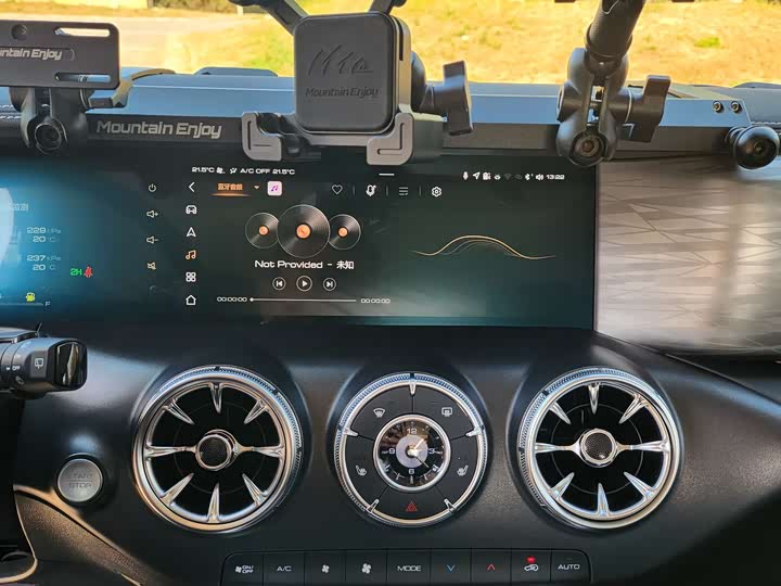 Фото 8 - Tank 300