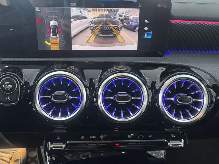 Фото 14 - Mercedes-Benz A-Class