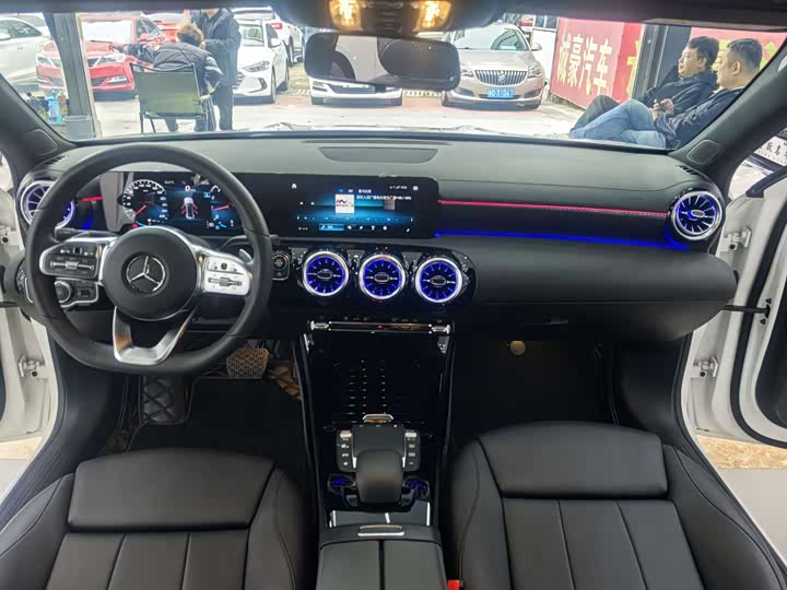 Фото 7 - Mercedes-Benz A-Class