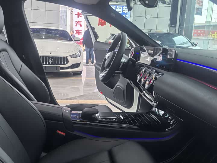 Фото 9 - Mercedes-Benz A-Class