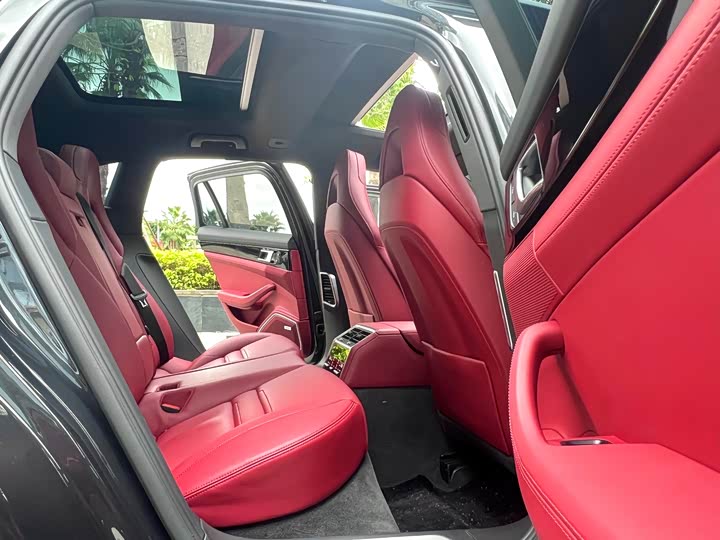 Фото 10 - Porsche Panamera