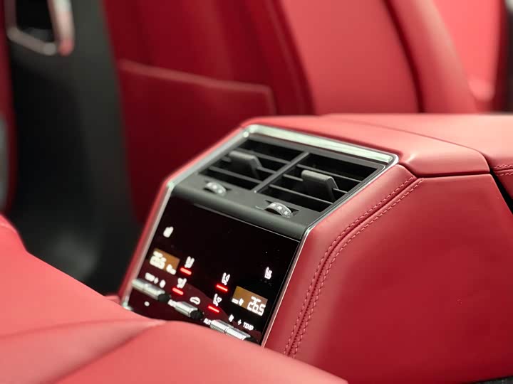 Фото 11 - Porsche Panamera