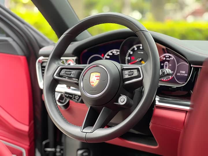 Фото 7 - Porsche Panamera