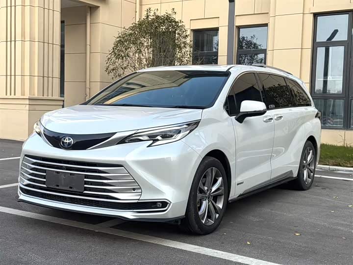 Фото 2 - Toyota Sienna