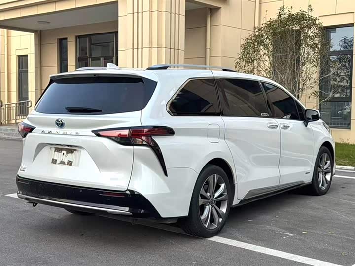 Фото 6 - Toyota Sienna