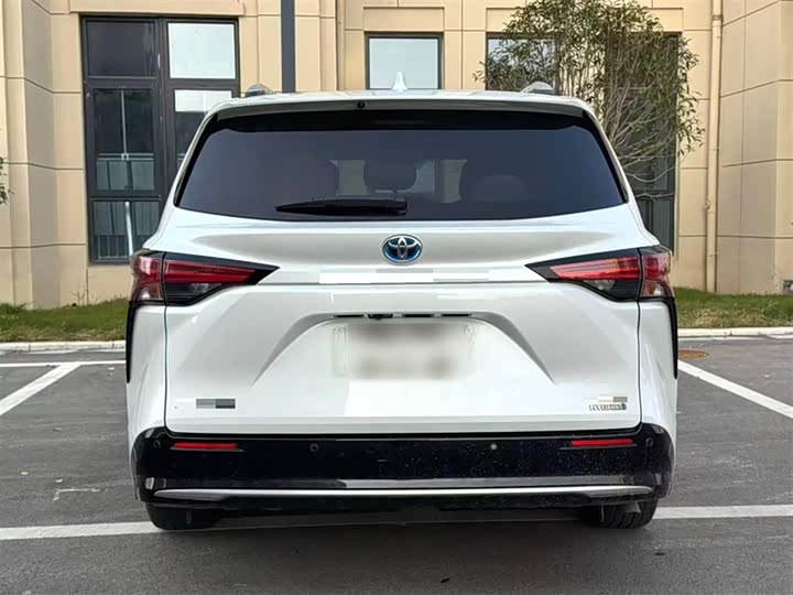 Фото 7 - Toyota Sienna