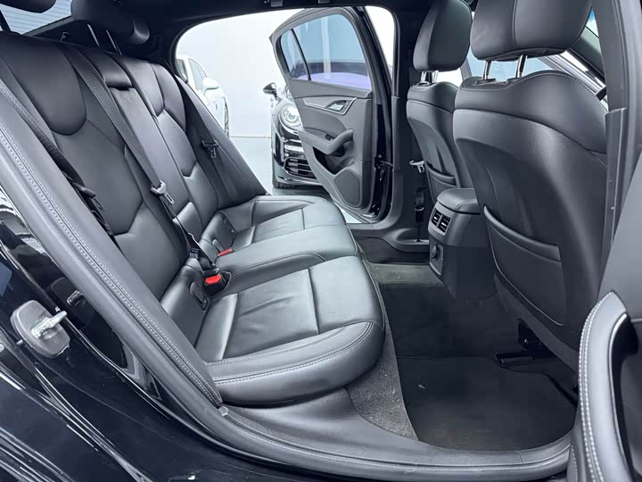 Фото 14 - Cadillac CT5