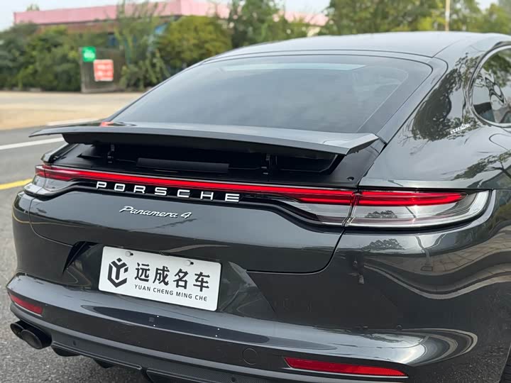 Фото 10 - Porsche Panamera