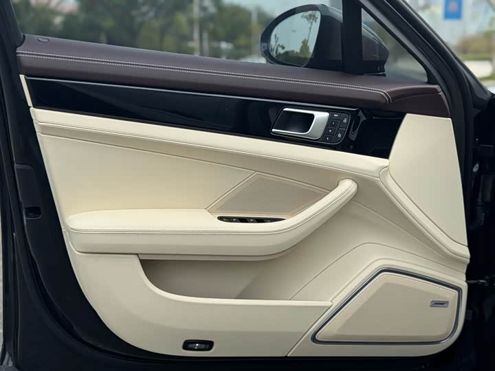 Фото 11 - Porsche Panamera