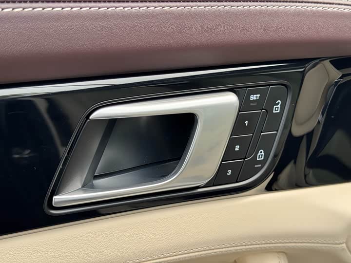 Фото 12 - Porsche Panamera