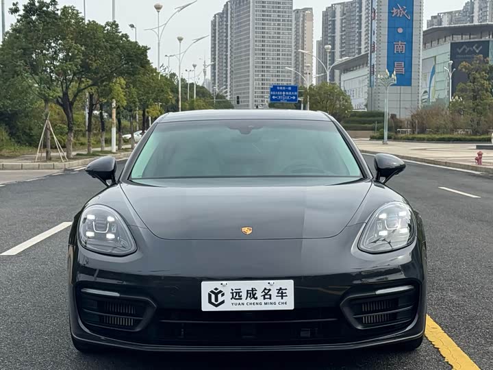 Фото 2 - Porsche Panamera