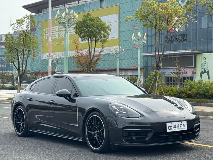 Фото 3 - Porsche Panamera