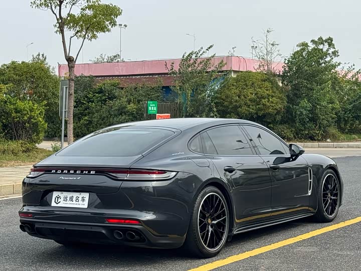 Фото 5 - Porsche Panamera