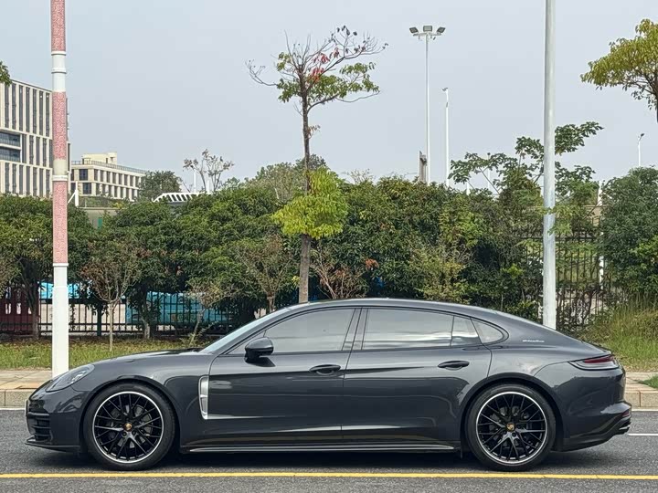 Фото 8 - Porsche Panamera