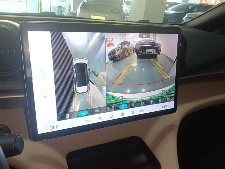 Фото 13 - BYD Dolphin