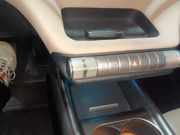 Фото 14 - BYD Dolphin