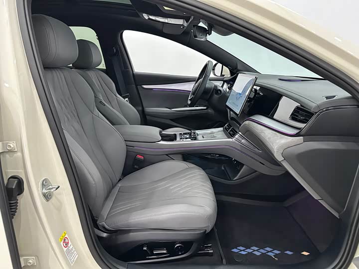 Фото 11 - BYD Seal 07 DM-i Hybrid