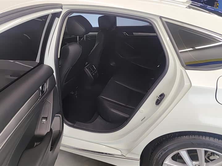 Фото 11 - Honda Accord